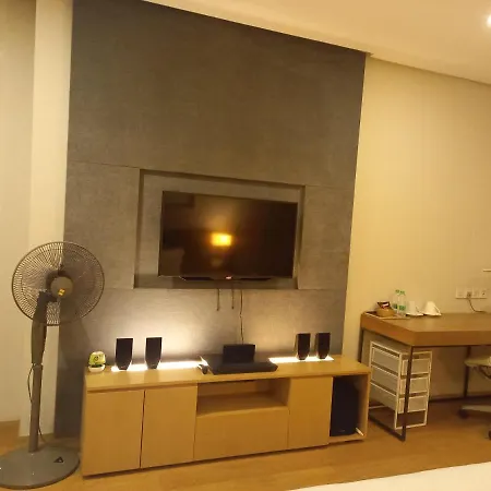 Cozy Apartment With Jacuzzi And Sauna At 188 Suites Klcc Kuala Lumpur Exterior photo