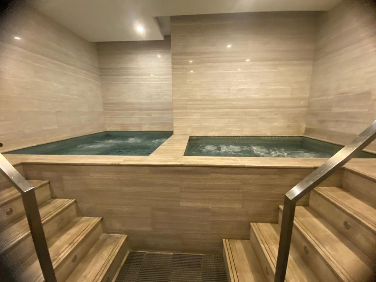 Cozy With Jacuzzi And Sauna At 188 Klcc